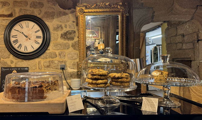 Das Café du Marché in Audierne, Cap Sizun, Finistère, Bretagne