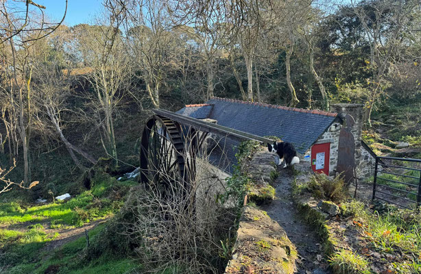 Pointe du Millier Moulin de Keriolet, historische Wassermühle, Cap Sizun, Bretagne