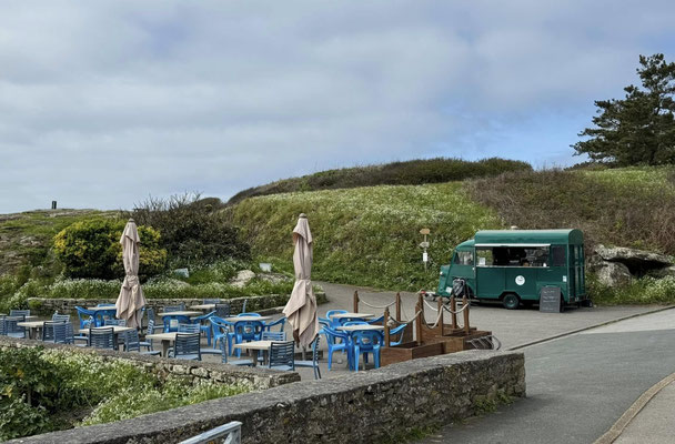 Pors Poulhan, Terrasse der Bar les Côtiers