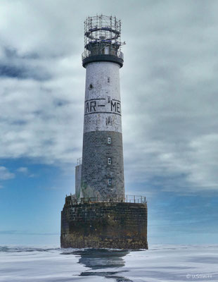 Leuchtturm Ar-Men, die Hölle der Höllen, im Atlantik hinter der Île de Sein