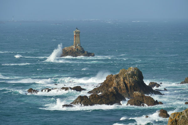 Bucht von Audierne, Cap Sizun, Plogoff, Pointe du Raz. Leuchtturm La Vieille
