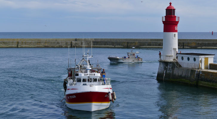 Das Einlaufen der Fischerboote in Le Guilvinec, Einlaufparade