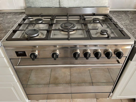  Moderner XXL Herd und Backofen im Ferienhaus Tal Ar Mor für Selbstversorger.