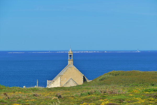 Die Pointe du Van mit der Chapelle de Saint They, Cap Sizun, Bretagne
