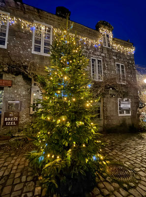 Locronan an Weihnachten, Lichterglanz, Weihnachtsmarkt