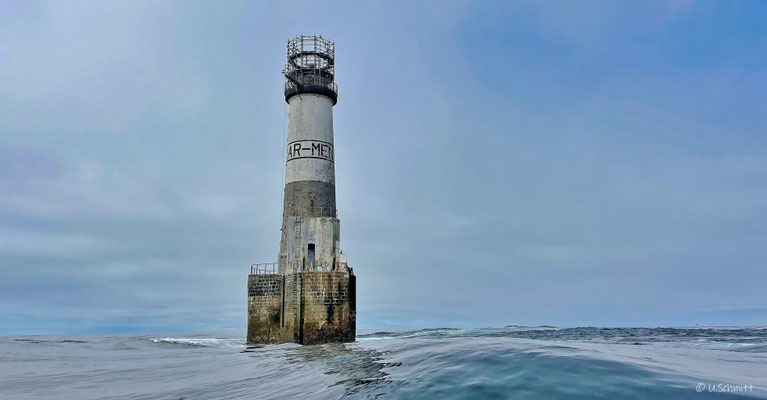 Leuchtturm Ar-Men, die Hölle der Höllen, im Atlantik hinter der Île de Sein