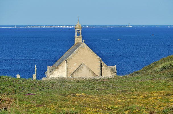 Die Pointe du Van mit der Chapelle de Saint They, Cap Sizun, Bretagne