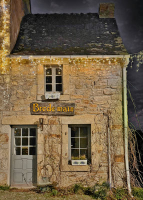 Weihnachtsbeleuchtung und Weihnachtsmarkt in Locronan, Finistère