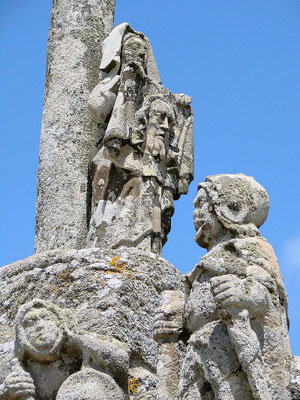 Die Kirche Notre Dame de Tronoën und der Calvaire, Pays Bigouden, Finistère, Bretagne