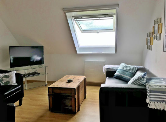 Lesezimmer mit Bretagneliteratur, Kochbüchern und vielem mehr im Ferienhaus Ker Armor