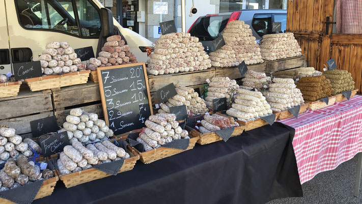 Markt am Donnerstag in Pont l' Abbé, Pays Bigouden, Bretagne