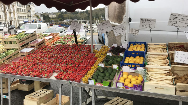 Szenen vom Markt in Audierne, Cap Sizun, Finistère, Bretagne