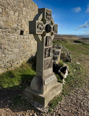 Bucht von Audierne, Cap Sizun, Plogoff, Pointe du Raz. Keltisches Kreuz
