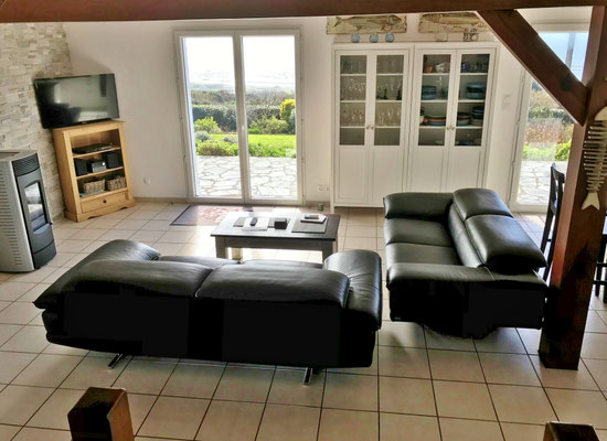 Ferienhaus Ker Armor, Plouhinec, Wohnbereich mit Ledersofas