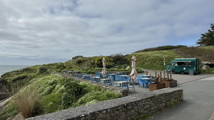 Pors Poulhan, Bar les Côtiers und Roulotte â Crêpes