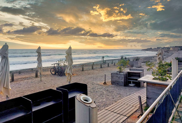 Restaurant Penn Ar Bed, Plovan, Terrasse mit Meerblick, Sonnnuntergang
