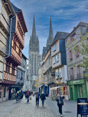 Quimper, alte Fachwerkhäuser, Schnitzereien, Figuren, Bretagne, Cornouaille