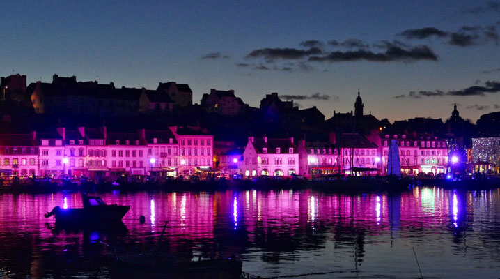 Weihnachtsbeleuchtung in Audierne, Cap Sizun, Bretagne