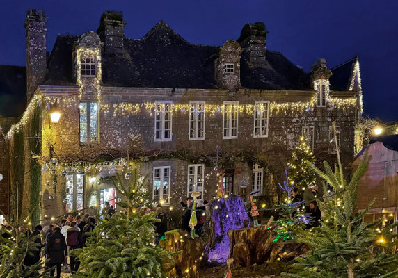 Locronan an Weihnachten, Lichterglanz, Weihnachtsmarkt
