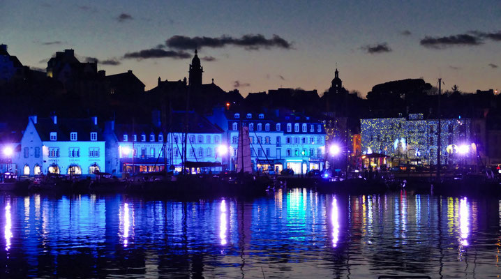 Weihnachtsbeleuchtung in Audierne, Cap Sizun, Bretagne