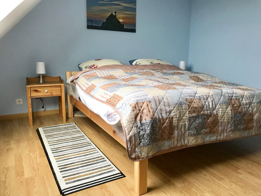 Schlafzimmer mit Doppelbett Kingsize, Ferienhaus Ker Armor, Plouhinec