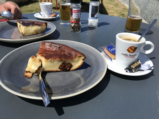 Au Pilleur d'Épaves, Speisen auf der Terrasse, Kuchen Far Breton