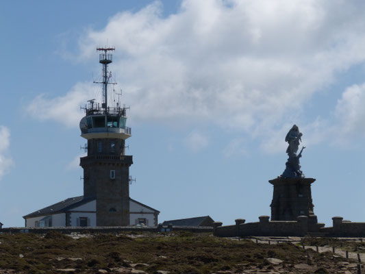 Statue Pointe du Raz,a Notre Dame des Naufragés