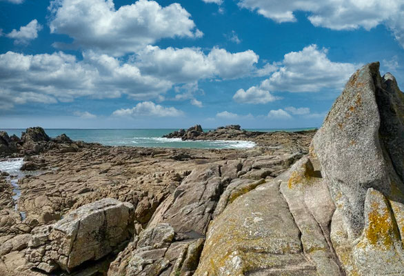 Lesconil, der Hafen, Segelboote und Fischerboote