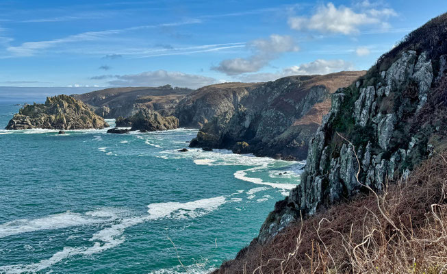 Cap Sizun, Pointe de Penharn, GR 34, Landschaft, Küstenwanderweg, Schutzhafen Heign Ar Hass, Klippen