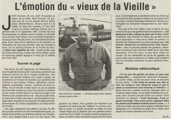 Zeitungsartikel über den letzten Leuchtturmwärter auf La Vieille vor der Pointe du Raz und die Automatisierung