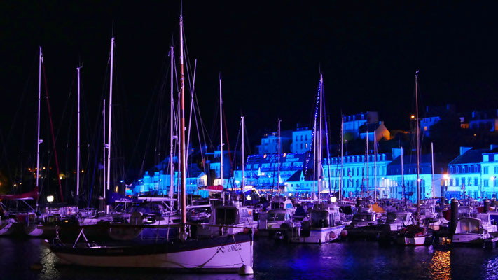 Weihnachtsbeleuchtung in Audierne, Cap Sizun, Bretagne