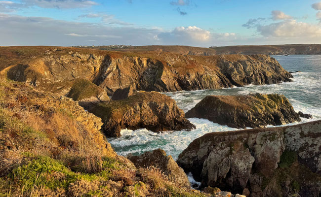 Die Pointe du Van mit der Chapelle de Saint They, Cap Sizun, Bretagne