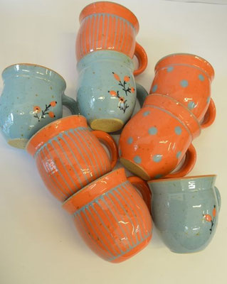 bauchige Tasse, ca.10,5 cm hoch, ca. 0,35 l