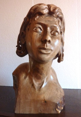 Noyer H 48 cm.