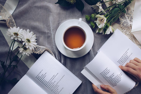 (c) Pixabay - livres et tasse de thé 