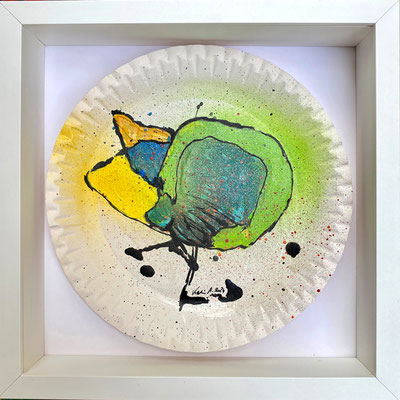 Karin Angerer | transformierter Pappteller (5) | 23 x 23 cm im Objektrahmen 27 x 27 x 6 cm | Acrylic on paper plate (Pappteller) | 2024 | b488