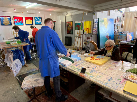 EinzelunterrichtART. Atelier Karin Angerer | ein paar Eindrücke vom Malkurs Einzelunterricht und vom Maltag mit Familie oder Freunden. Taucht ein in die kreative Atmosphäre und entdeckt, wie viel Spaß das Malen bereitet!