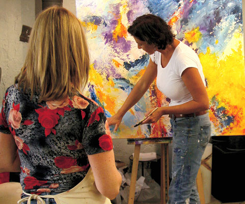 ART. Atelier Karin Angerer | Kreative Freiheit: 1 oder 2 Tage buchbar: Acryl-Malkurs