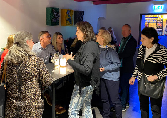 Vernissage Sehnsucht der Künstlerin Karin Angerer im Hotel "Das Edlinger" in Salzburg Maxglan