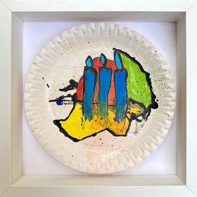 Karin Angerer | transformierter Pappteller (4) | 23 x 23 cm im Objektrahmen 27 x 27 x 6 cm | Acrylic on paper plate (Pappteller) | 2024 | b487