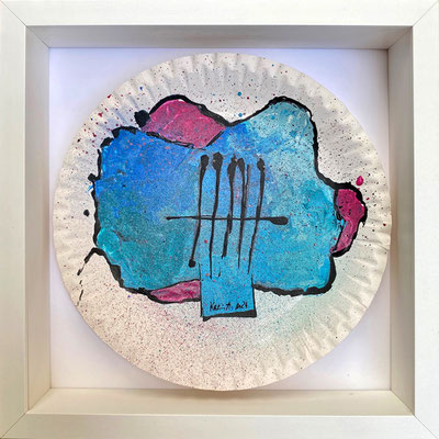 Karin Angerer | transformierter Pappteller (10) | 23 x 23 cm im Objektrahmen 27 x 27 x 6 cm | Acrylic on paper plate (Pappteller) | 2024 | b493