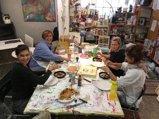 ART. Atelier Karin Angerer | Kreative Freiheit: 1 oder 2 Tage buchbar: Acryl-Malkurs
