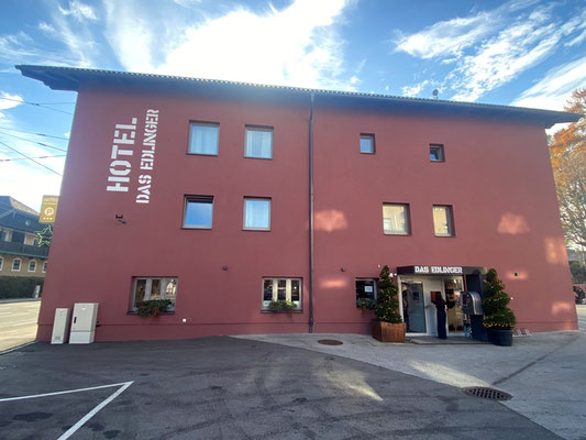 Ausstellung Sehnsucht der Künstlerin Karin Angerer im Hotel "Das Edlinger" in Salzburg Maxglan