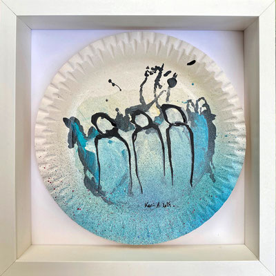 Karin Angerer | transformierter Pappteller (7) | 23 x 23 cm im Objektrahmen 27 x 27 x 6 cm | Acrylic on paper plate (Pappteller) | 2024 | b490