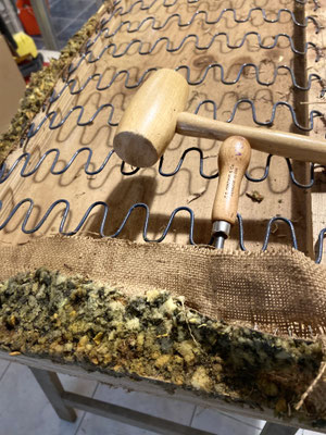 Nettoyage préparation de l'assise banquette