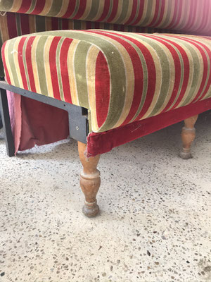 Avant - Assise banquette avant restauration 