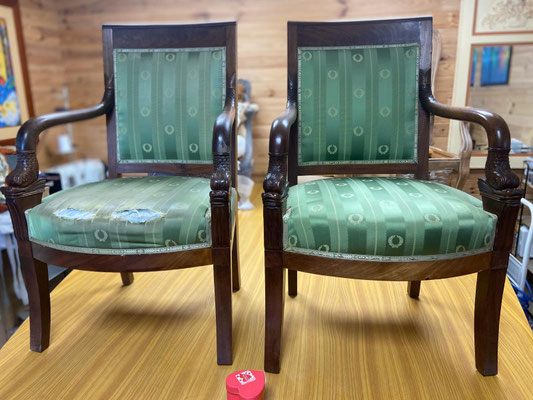 Fauteuils style Empire