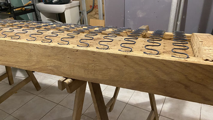 Caisson bois ressorts en restauration 