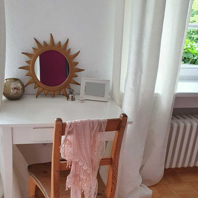 Schminktisch vorher