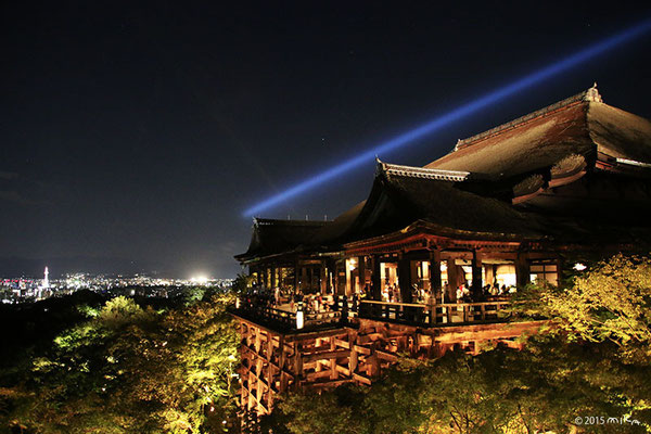清水寺 夜の特別拝観（「未来への光～東山天空のライトアップ」にて）2015年9月